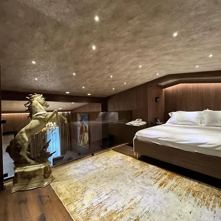 The Hh Point 5* Тирана