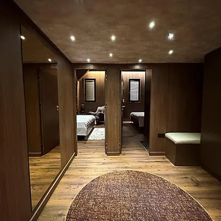 فندق The Hh Point تيرانا